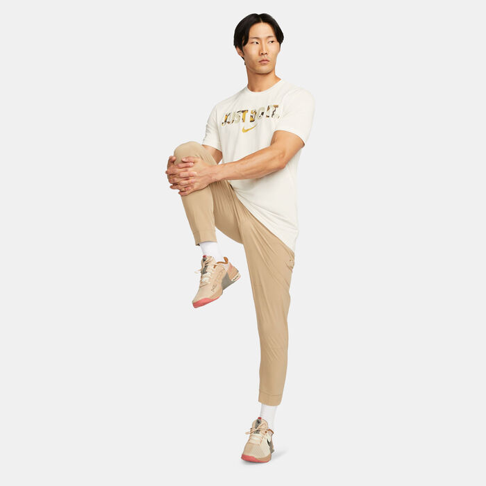 Nike Men's Dri-FIT Graphics T-Shirt White Nike Men's Dri-FIT Graphics T-Shirt White image number 2