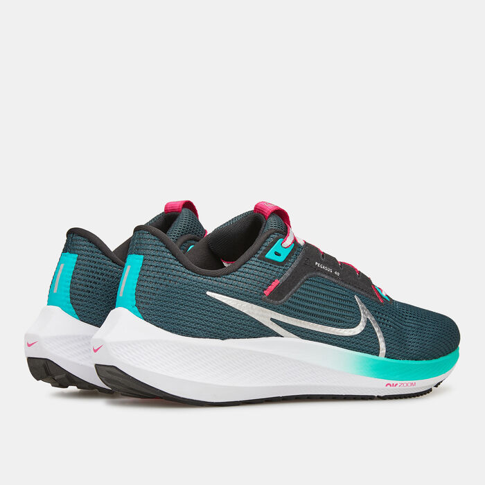 Nike Women's Pegasus 40 Road Running Shoe Green Nike Women's Pegasus 40 Road Running Shoe Green image number 3