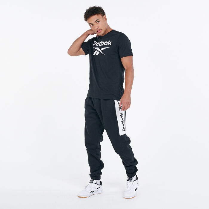 Reebok Men's Graphic Series Stacked T-Shirt Black Reebok Men's Graphic Series Stacked T-Shirt Black image number 2