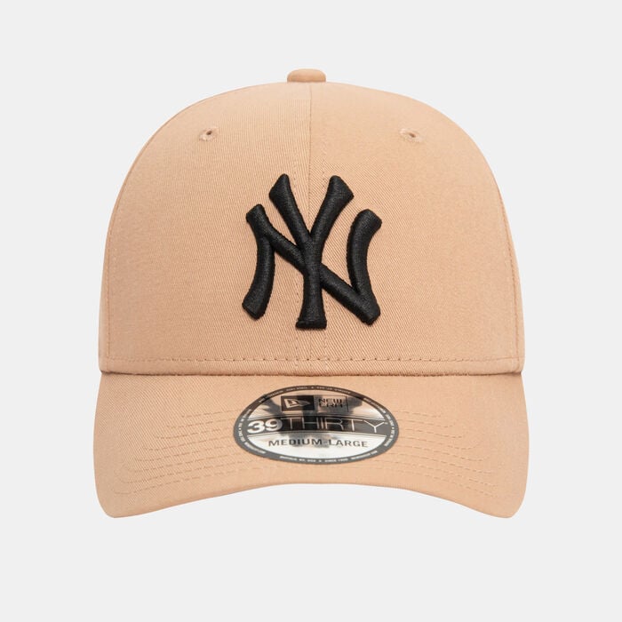 New Era Men's MLB New York Yankees League Essential 39THIRTY Cap Beige New Era Men's MLB New York Yankees League Essential 39THIRTY Cap Beige image number 0