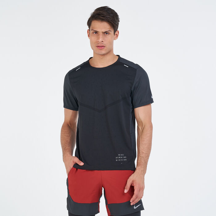 Nike Men's Run Division Rise 365 T-Shirt Black Nike Men's Run Division Rise 365 T-Shirt Black image number 0