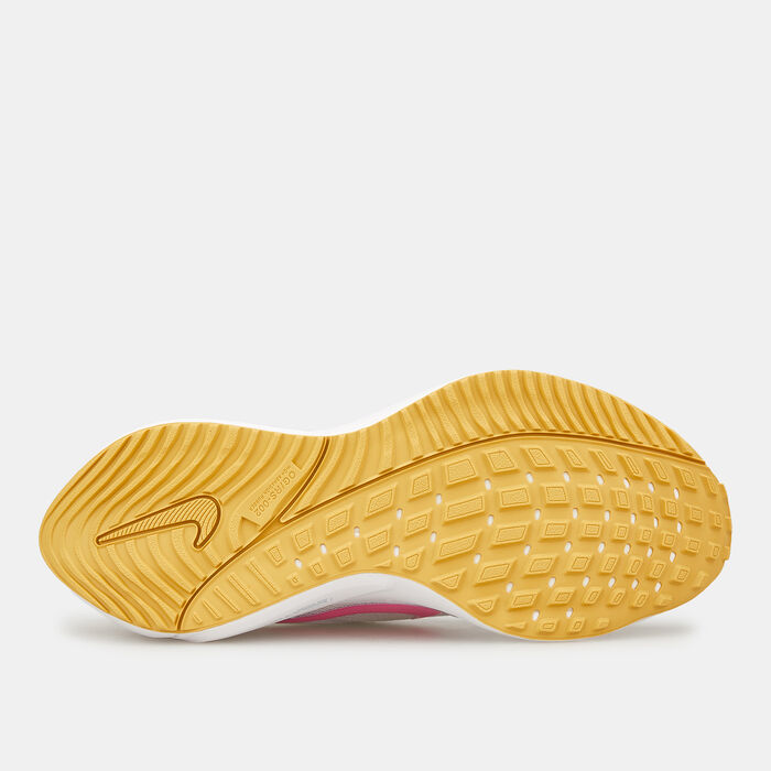 Nike Women's Air Zoom Vomero 16 Road Running Shoe White image number 3