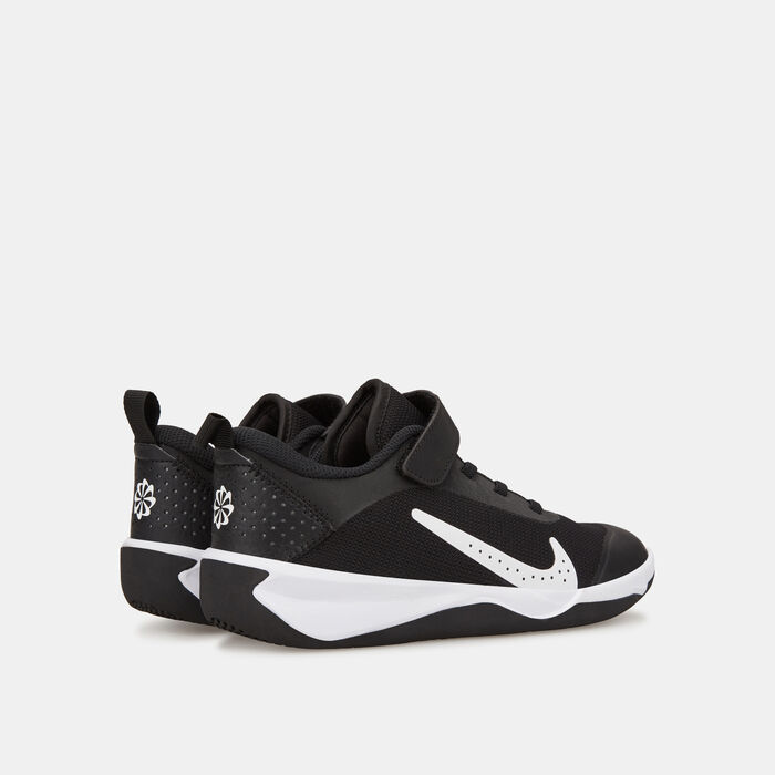 Nike Kids' Omni Multi-Court Shoes Black image number 2