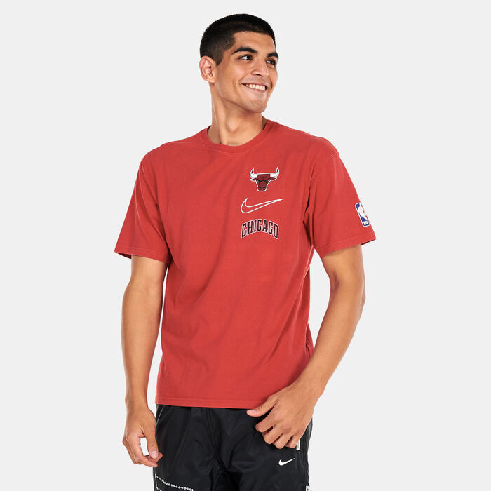 Nike Men's Chicago Bulls Courtside City Edition Max90 NBA T-Shirt Red Nike Men's Chicago Bulls Courtside City Edition Max90 NBA T-Shirt Red image number 0