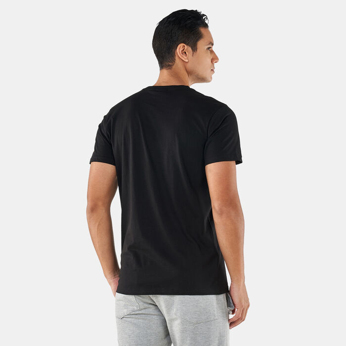 New Era Men's NBA Chicago Bulls Metallic Logo Black T-Shirt Black New Era Men's NBA Chicago Bulls Metallic Logo Black T-Shirt Black image number 1