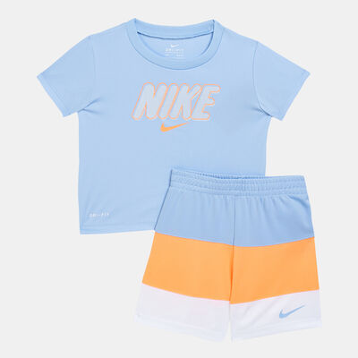Nike Kids' Dri-FIT Blocked T-Shirt and Shorts Set Orange Nike Kids' Dri-FIT Blocked T-Shirt and Shorts Set Orange