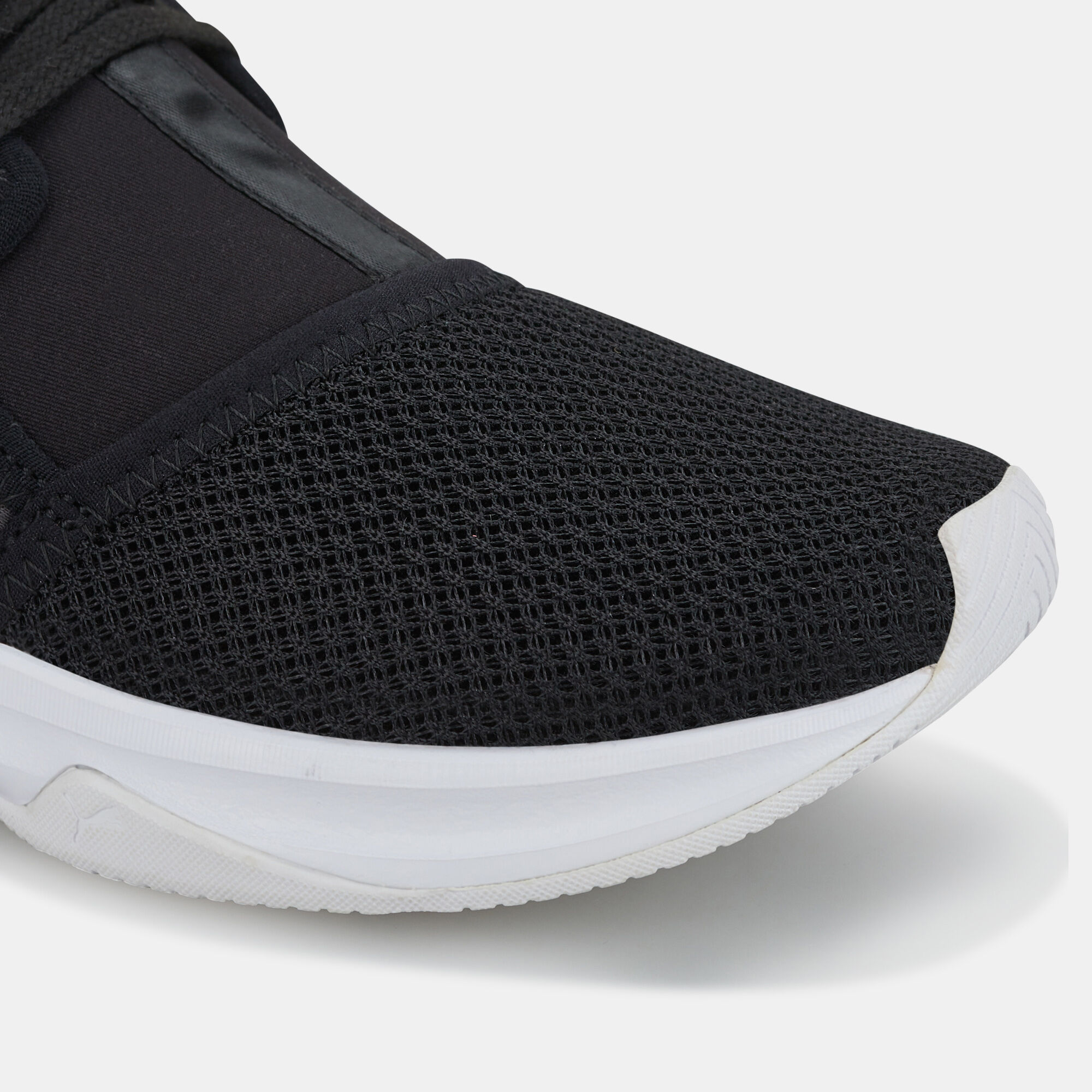 Phenom satin en pointe puma top