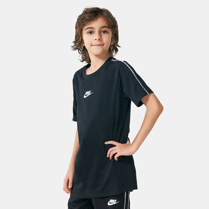 Nike Kids' Sportswear Repeat T-Shirt Black Nike Kids' Sportswear Repeat T-Shirt Black image number 0