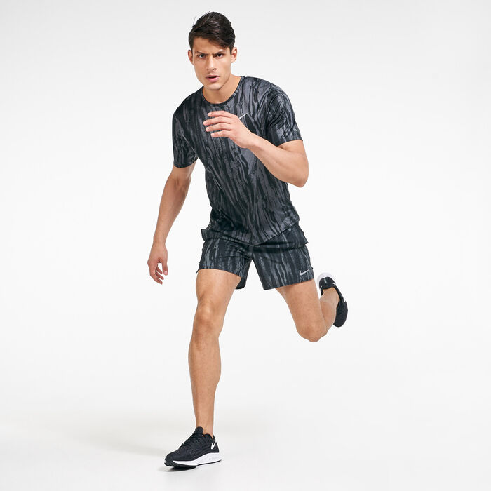 Nike Men's Challenger 5-inch Shorts Black image number 2