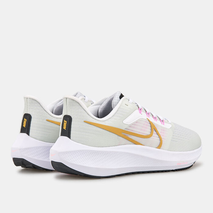 Nike Women's Air Zoom Pegasus 39 Shoe White image number 2