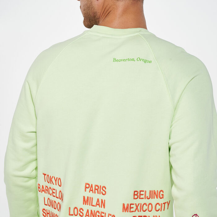 Nike Men's Sportswear Futura World Tour Long Sleeve T-Shirt Green Nike Men's Sportswear Futura World Tour Long Sleeve T-Shirt Green image number 3