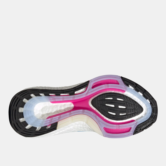 adidas Women's Ultraboost 22 Shoe Green image number 3