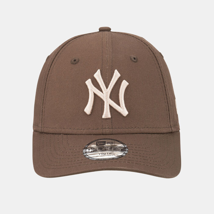 New Era Men's League Essentials 9FORTY New York Yankees Cap Brown image number 0
