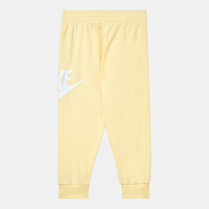 Nike Kids' Sportswear Club Fleece Joggers yellow Nike Kids' Sportswear Club Fleece Joggers yellow image number 1