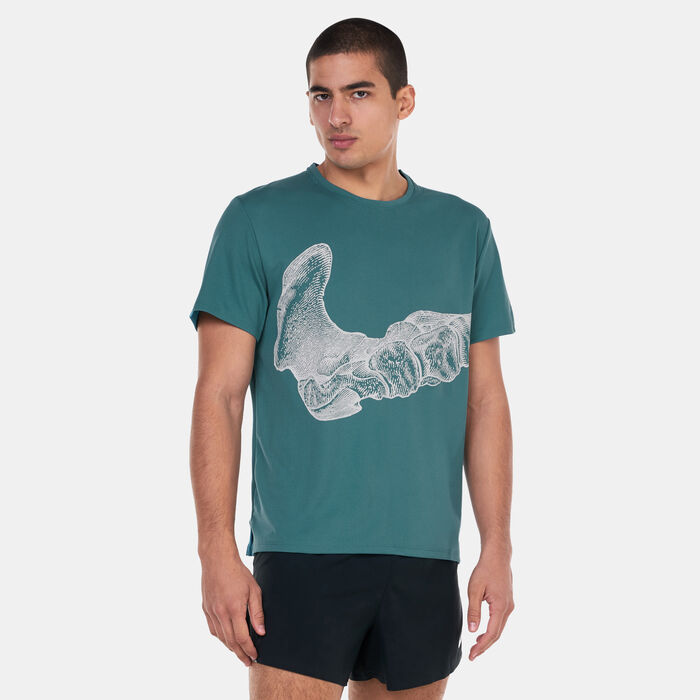 Nike Men's Dri-FIT UV Run Division Miller T-Shirt Green Nike Men's Dri-FIT UV Run Division Miller T-Shirt Green image number 1