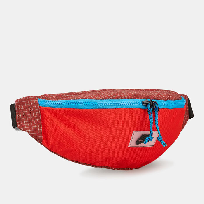 Nike Sportswear Heritage Hip Pack Red Nike Sportswear Heritage Hip Pack Red image number 2