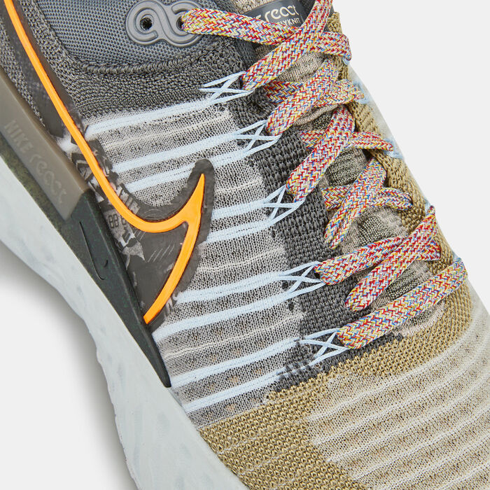 Nike Men's React Infinity Run Flyknit 2 Shoe Grey Nike Men's React Infinity Run Flyknit 2 Shoe Grey image number 4
