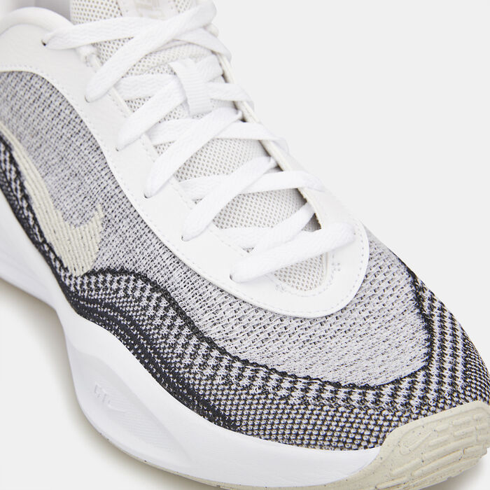 Nike Men's G.T. Hustle Academy Basketball Shoes Grey Nike Men's G.T. Hustle Academy Basketball Shoes Grey image number 4