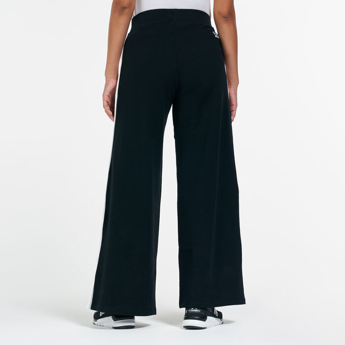 EA7 Emporio Armani Women's Train Logo Series Sweatpants Black EA7 Emporio Armani Women's Train Logo Series Sweatpants Black image number 1