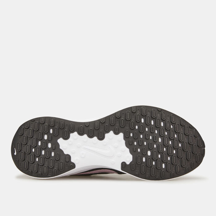 Nike Women's Revolution 7 Road Running Shoes Black Nike Women's Revolution 7 Road Running Shoes Black image number 4