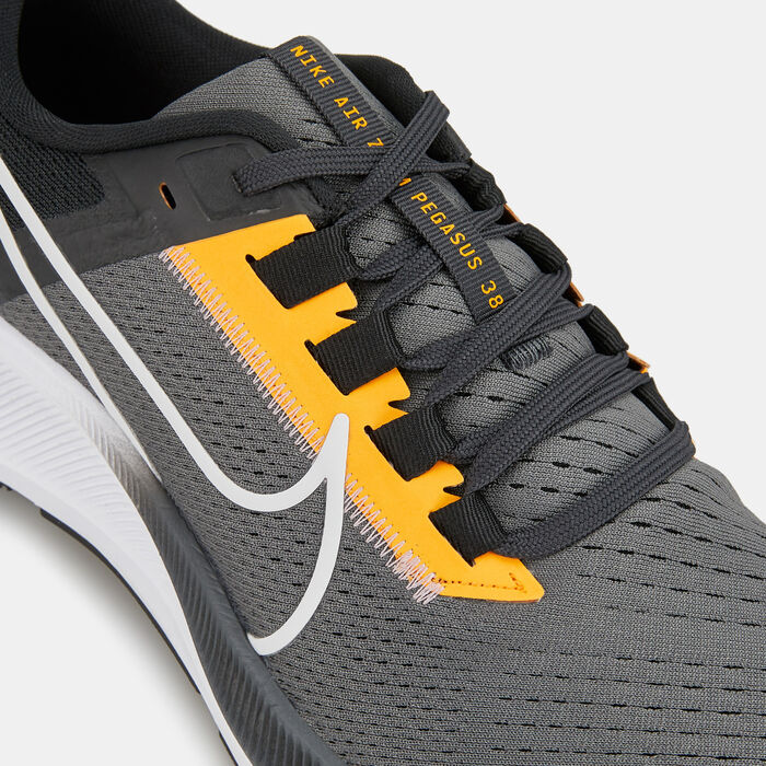 Nike Men's Air Zoom Pegasus 38 Running Shoe White image number 5