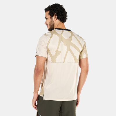 Nike Men's Dri-FIT Run Division Rise 365 Running T-Shirt Ivory