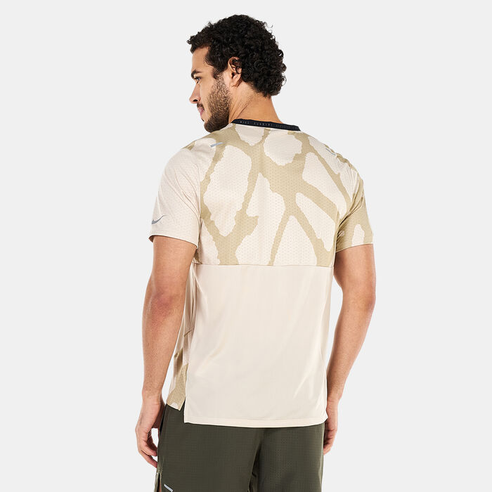 Nike Men's Dri-FIT Run Division Rise 365 Running T-Shirt Ivory Nike Men's Dri-FIT Run Division Rise 365 Running T-Shirt Ivory image number 1