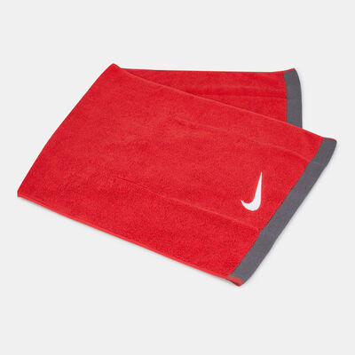 Nike Men's Fundamental Towel (M) Red Nike Men's Fundamental Towel (M) Red