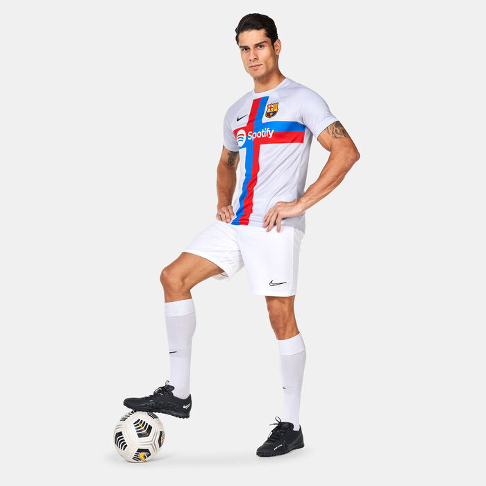 Nike Men's F.C. Barcelona Stadium Third Dri-FIT Football Shirt - 2022/23 Ivory Nike Men's F.C. Barcelona Stadium Third Dri-FIT Football Shirt - 2022/23 Ivory image number 2