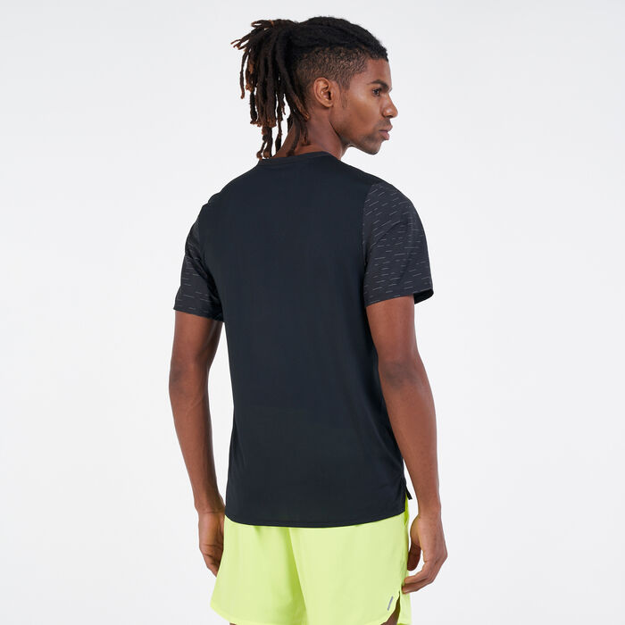 Nike Men's Rise 365 Run T-Shirt Black image number 1