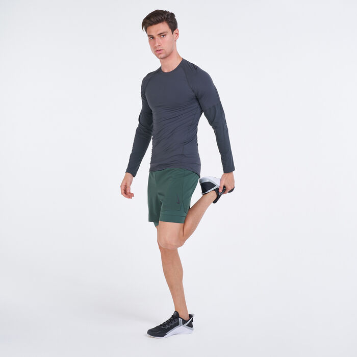 Nike Men's 2-in-1 Yoga Shorts Multi image number 2