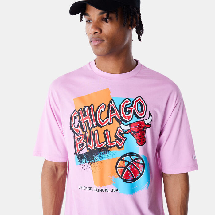New Era Men's NBA Chicago Bulls Retro Graphic T-Shirt Pink New Era Men's NBA Chicago Bulls Retro Graphic T-Shirt Pink image number 2