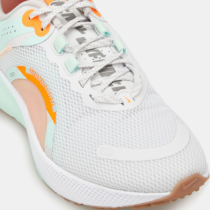 Nike Women's React Escape Run 2 Premium Running Shoe Grey Nike Women's React Escape Run 2 Premium Running Shoe Grey image number 4