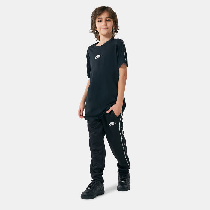 Nike Kids' Sportswear Repeat T-Shirt Black Nike Kids' Sportswear Repeat T-Shirt Black image number 2