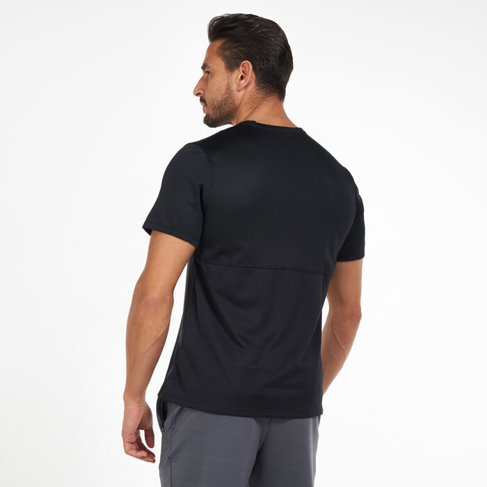 Nike Men's Breathe Run T-Shirt Black Nike Men's Breathe Run T-Shirt Black image number 1