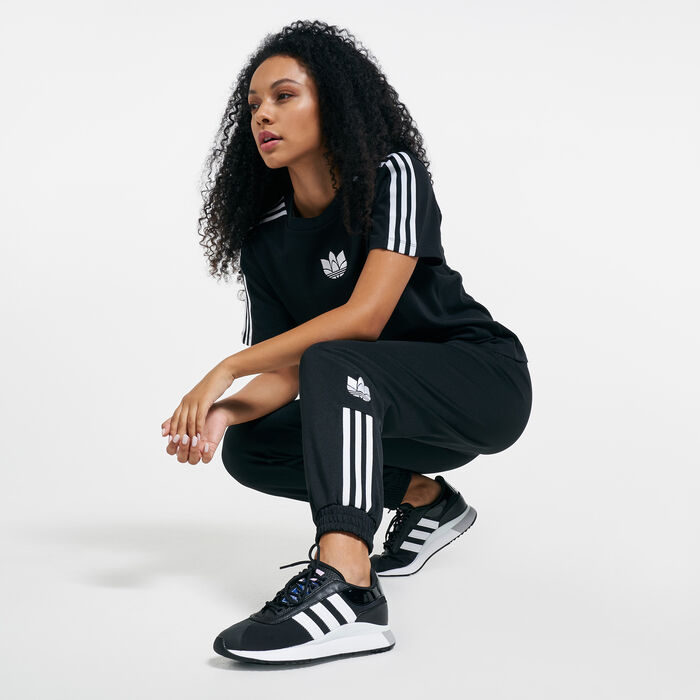adidas Originals Women's Adicolor 3D Trefoil Track Pants Black adidas Originals Women's Adicolor 3D Trefoil Track Pants Black image number 2