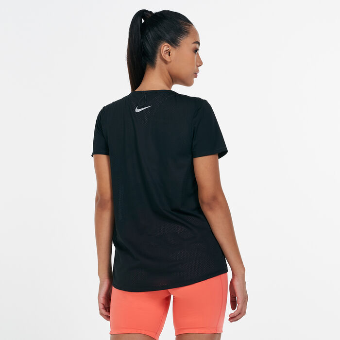 Nike Women's Miler Run Division Top Black image number 1