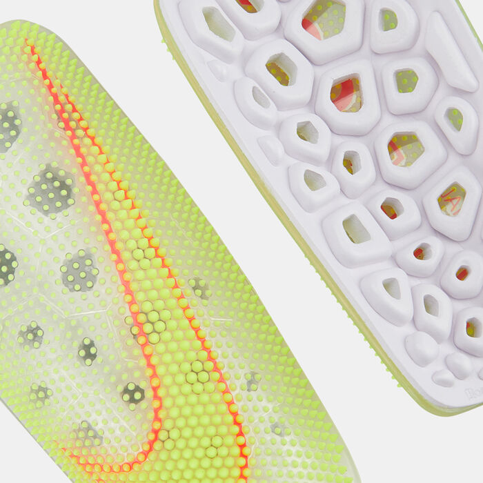 Nike Mercurial Superlock LT Shin Guards White Nike Mercurial Superlock LT Shin Guards White image number 3