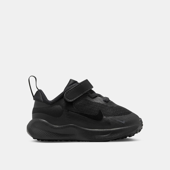Nike Kids' Revolution 7 Shoes Black Nike Kids' Revolution 7 Shoes Black image number 0