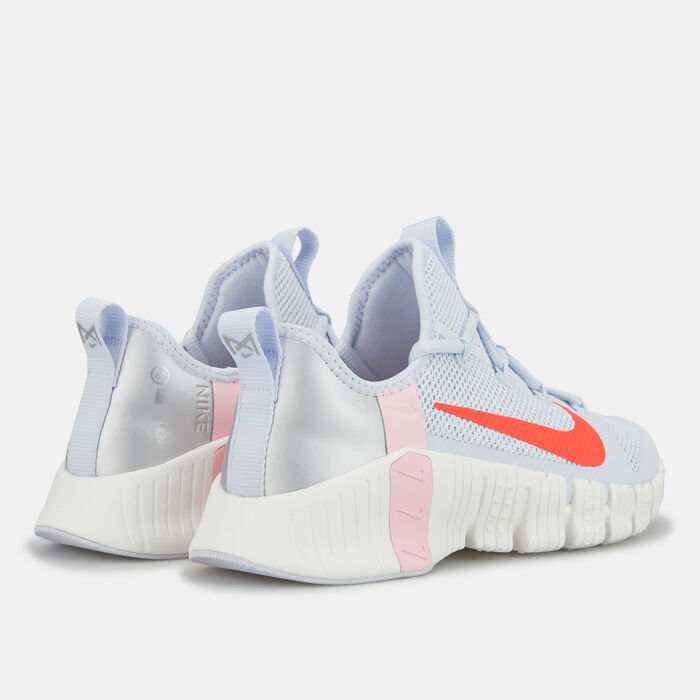 Nike Women's Free Metcon 3 Shoe Grey Nike Women's Free Metcon 3 Shoe Grey image number 2