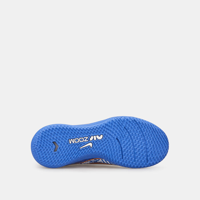 Nike Kids' Mercurial Zoom Superfly 9 Academy CR7 Indoor Court Football Shoe White Nike Kids' Mercurial Zoom Superfly 9 Academy CR7 Indoor Court Football Shoe White image number 3