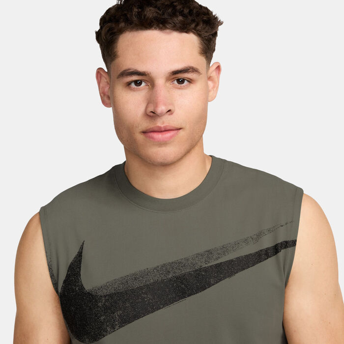 Nike Men's Dri-FIT Sleeveless Training T-Shirt Green Nike Men's Dri-FIT Sleeveless Training T-Shirt Green image number 2