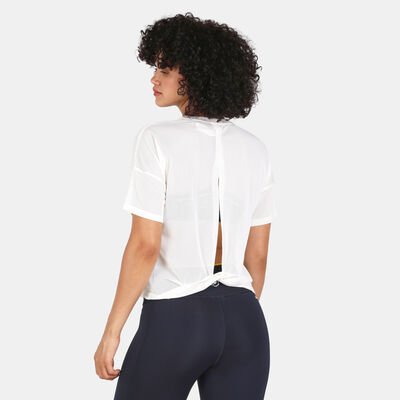 New Balance Women's Achiever Keyhole Back Graphic T-Shirt Grey