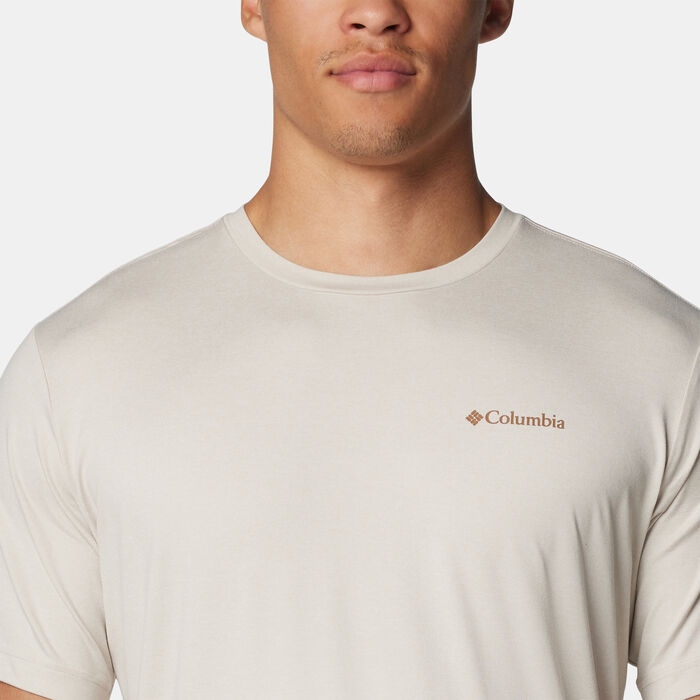 Columbia Men's Kwick Hike Graphic T-Shirt Beige image number 3