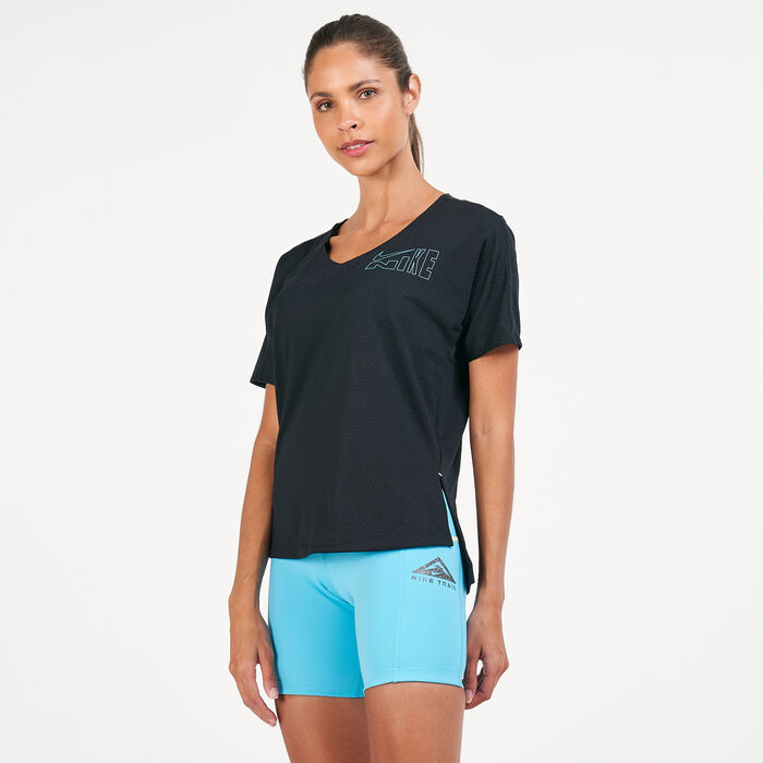 Nike Women's Icon Clash City Sleek T-Shirt Black Nike Women's Icon Clash City Sleek T-Shirt Black image number 0