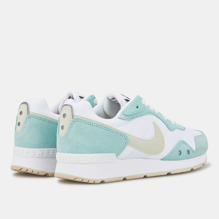 Nike Women's Venture Runner Shoe Green Nike Women's Venture Runner Shoe Green image number 2