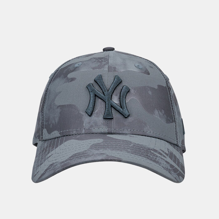 New Era Men's New York Yankees 9FORTY Adjustable Cap Grey New Era Men's New York Yankees 9FORTY Adjustable Cap Grey image number 0