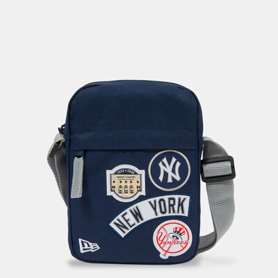 New Era MLB New York Yankees Patch Crossbody Bag Blue New Era MLB New York Yankees Patch Crossbody Bag Blue