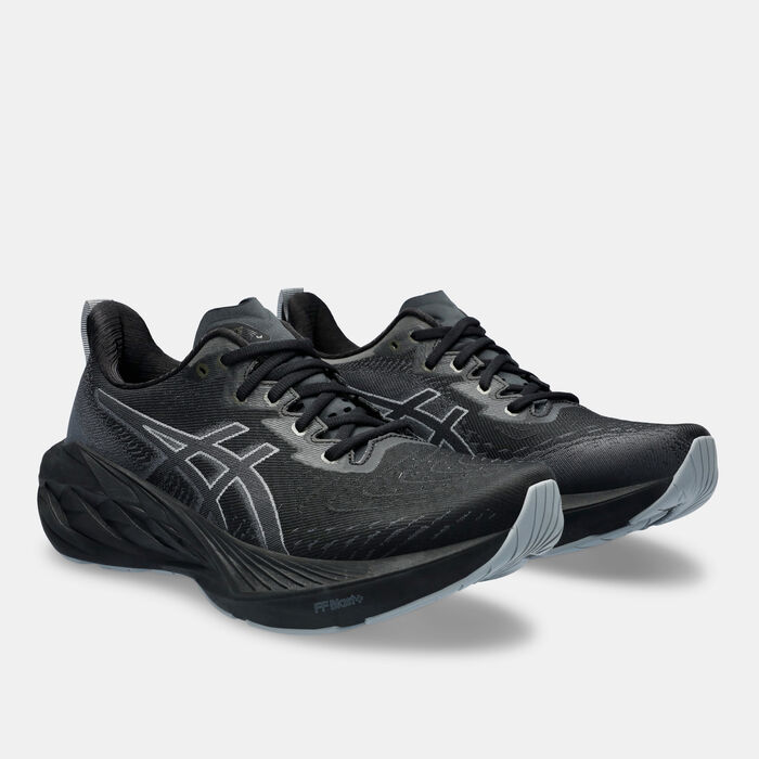 ASICS Men's NOVABLAST 4 Running Shoes Black image number 1