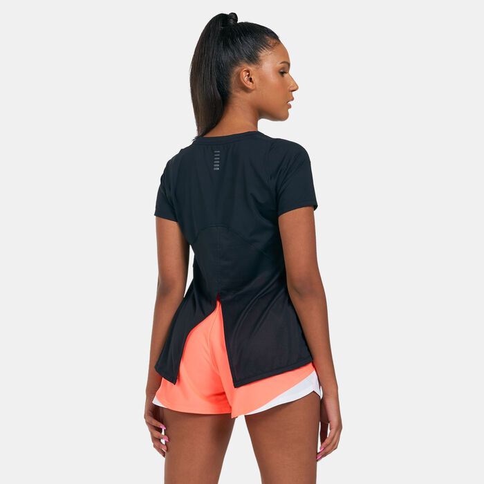 Under Armour Women's Iso-Chill Run T-Shirt Black Under Armour Women's Iso-Chill Run T-Shirt Black image number 1
